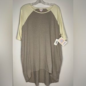 LulaRoe “Irma Quartersleeve Top